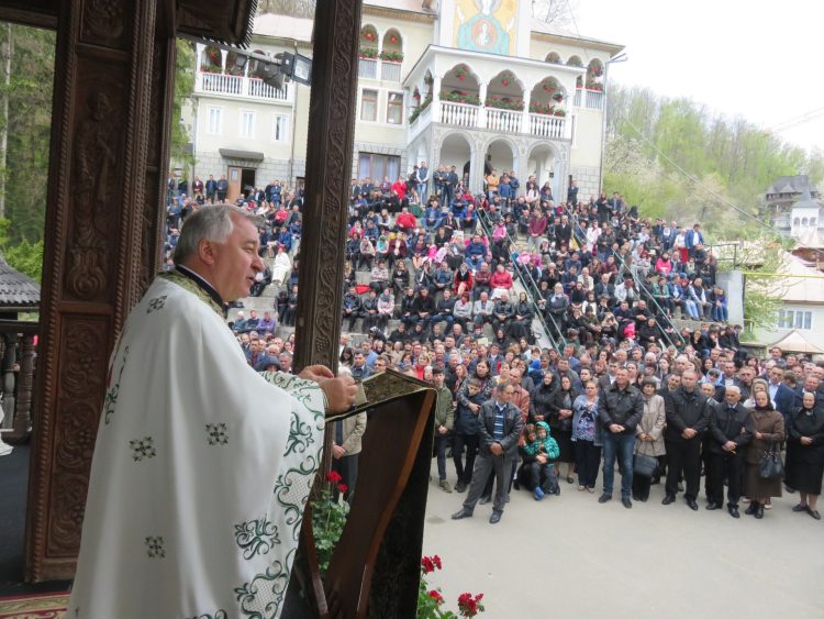 Evenimente religioase speciale la Mănăstirea Rohia de Floriile 2026