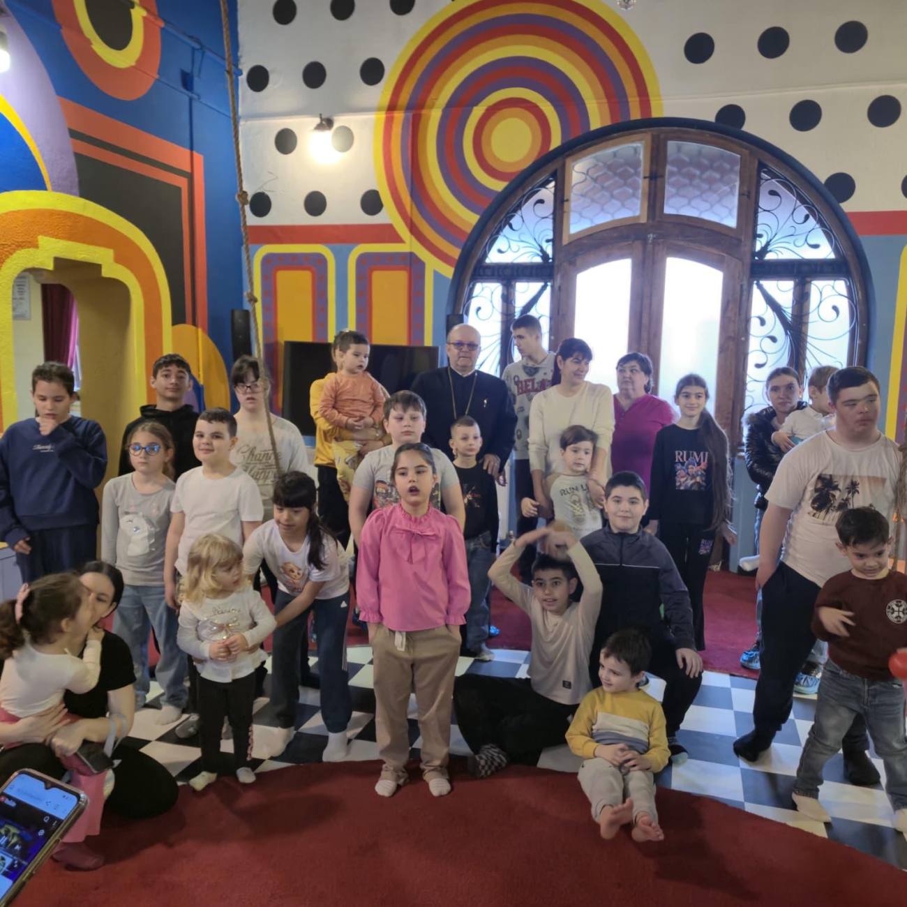 Daruri oferite copiilor cu sindrom Down de Arhiepiscopia Târgoviștei