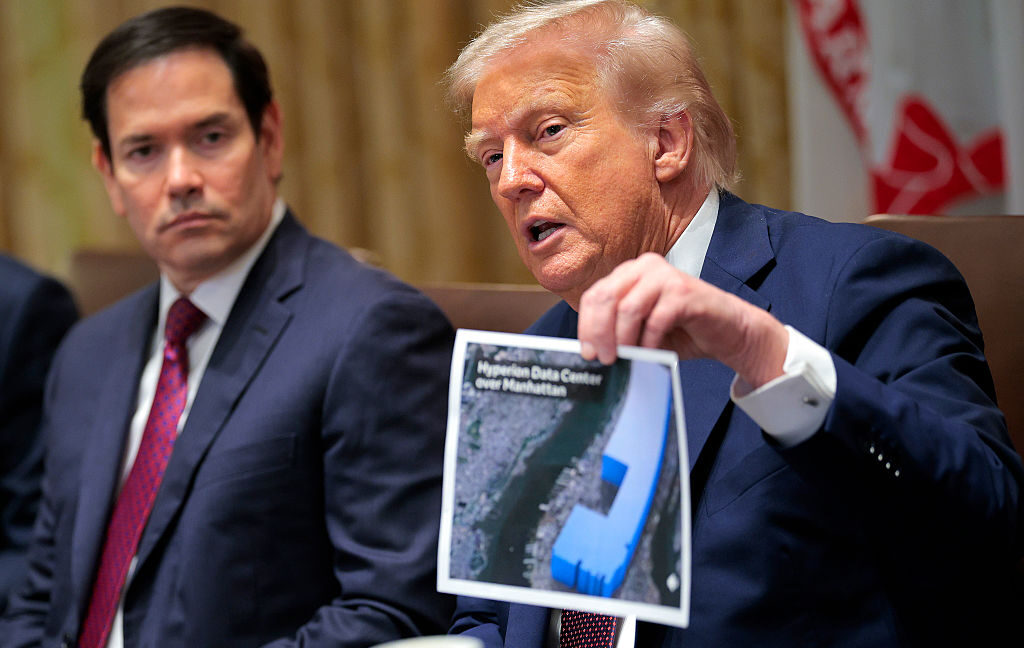 Trump se confruntă cu eșecuri în planul său pentru centrele de date AI din cauza propriilor tarife