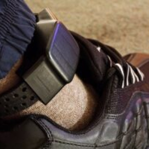 Polițiștii din Brașov au emis un ordin de protecție și au montat un dispozitiv electronic de supraveghere unui scandalagiu" 

In Brașov, poliția a emis un ordin de protecție și a montat un dispozitiv electronic pentru un scandalagiu.