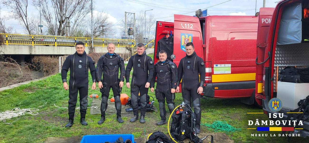 Scafandrii ISU Dâmbovița își îmbunătățesc abilitățile la antrenamente pe râul Argeș