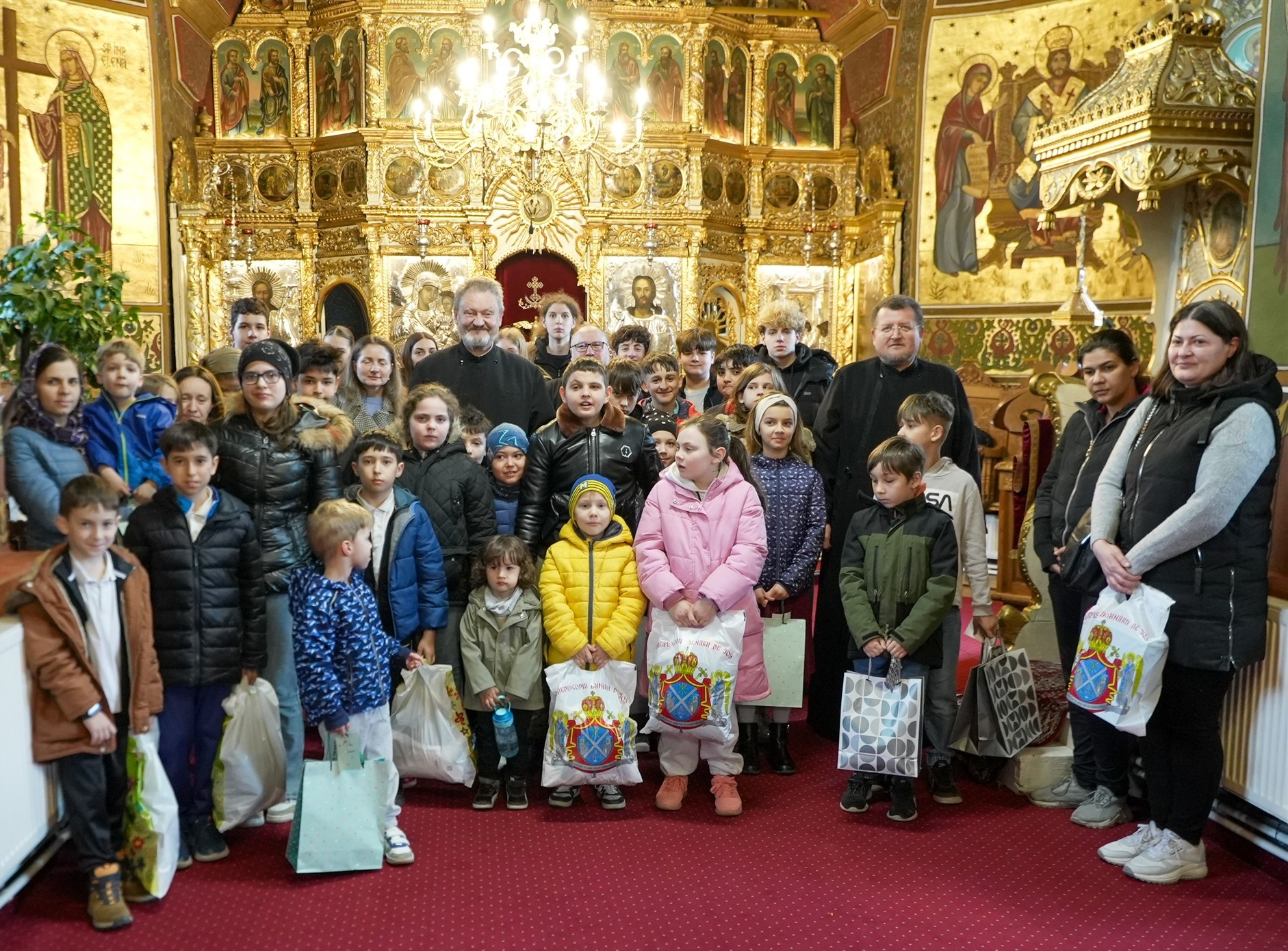 Programe sociale și filantropice de Paști în Arhiepiscopia Dunării de Jos