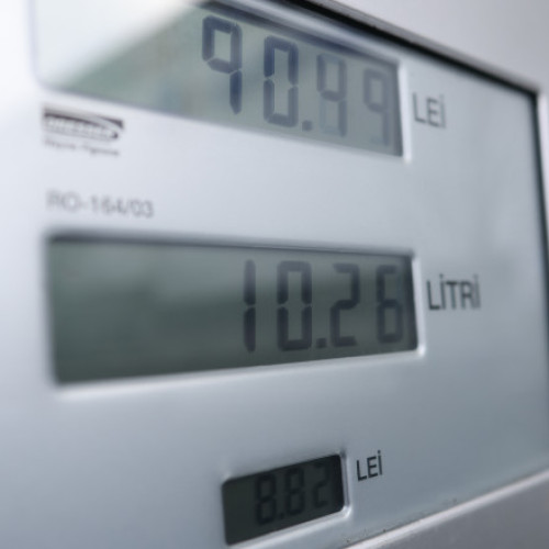 Expertul Guvernamental: Prețurile carburantului nu vor reveni la niveluri anterioare