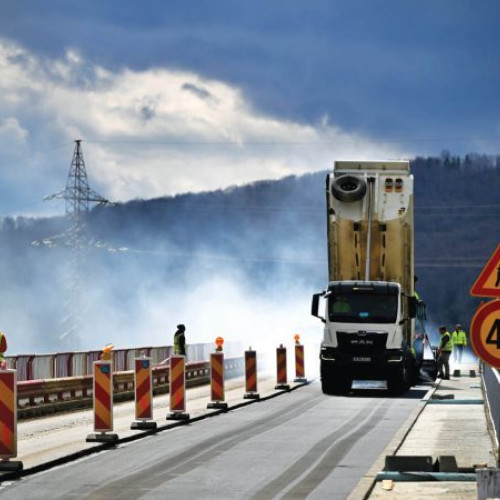 Avansează lucrările la podul peste râul Prahova, dintre Breaza și Comarnic