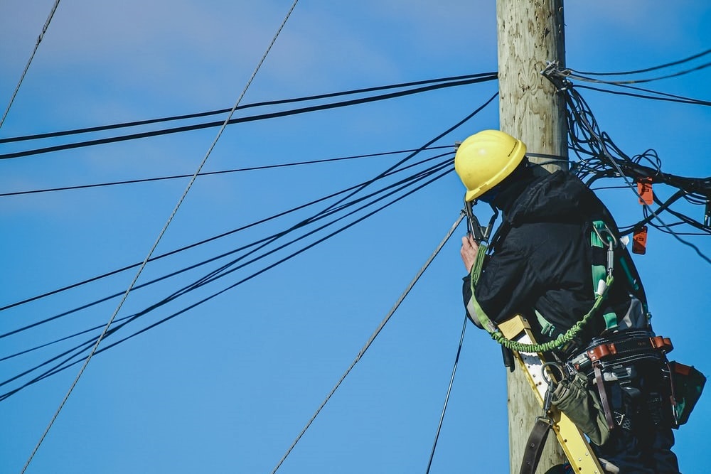 Lucrări programate la rețelele electrice în județul Argeș