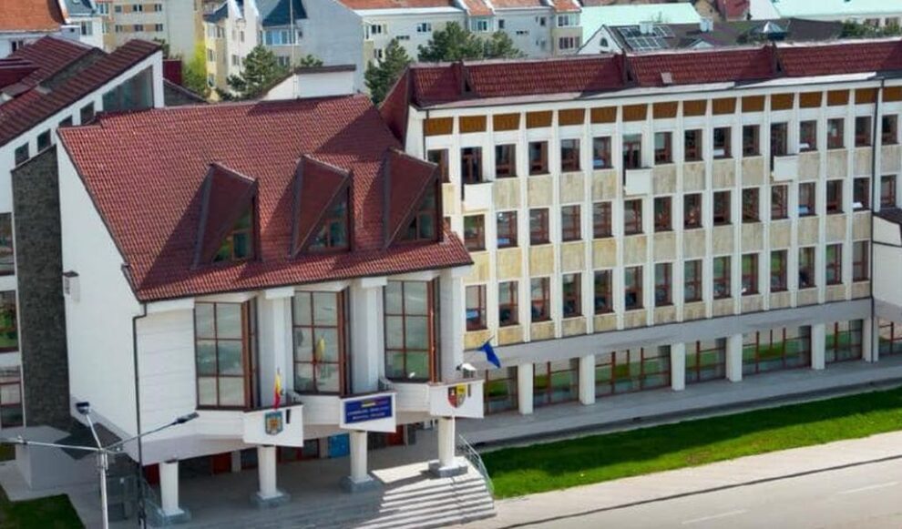 Primăriile din Bistrița-Năsăud beneficiază de fonduri pentru școli