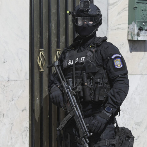 Percheziții în București și Ilfov pentru importuri ilegale de autoturisme de lux