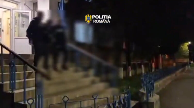 Reținuți pentru distrugere și amenințare în Hunedoara