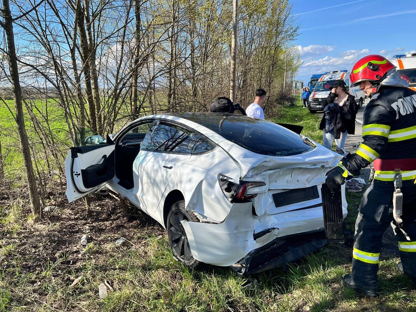 Accident grav pe DN 66, patru persoane rănite în urma coliziunii