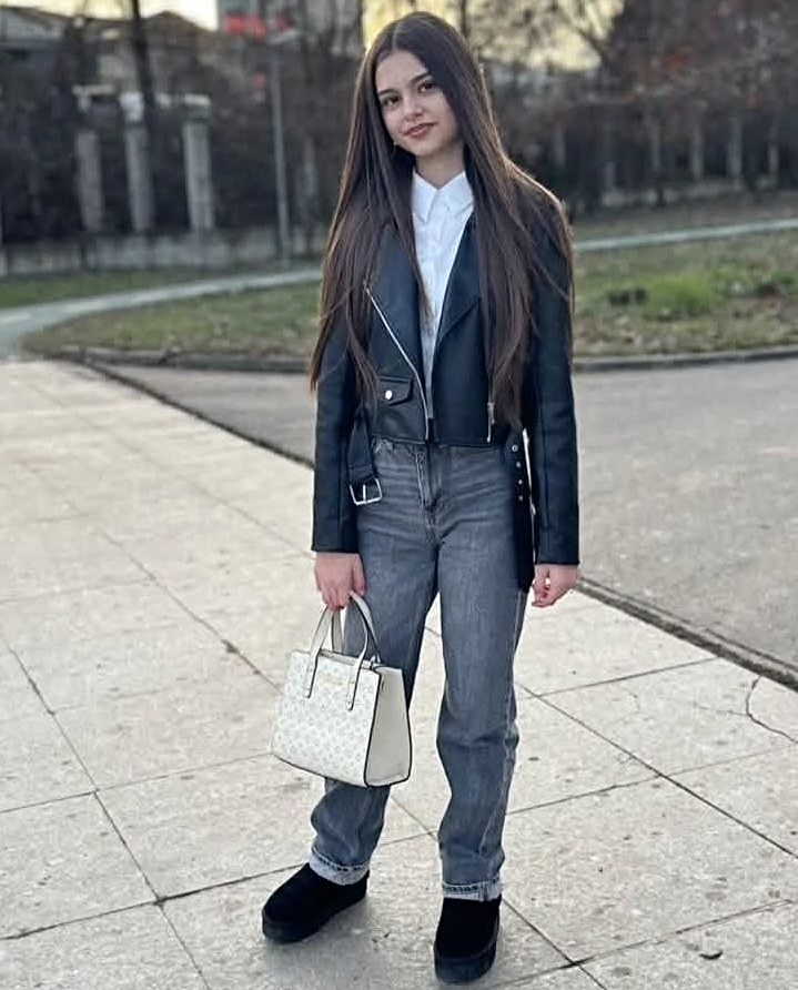 Adolescentă dispărută din comuna Micești, căutată de autorități