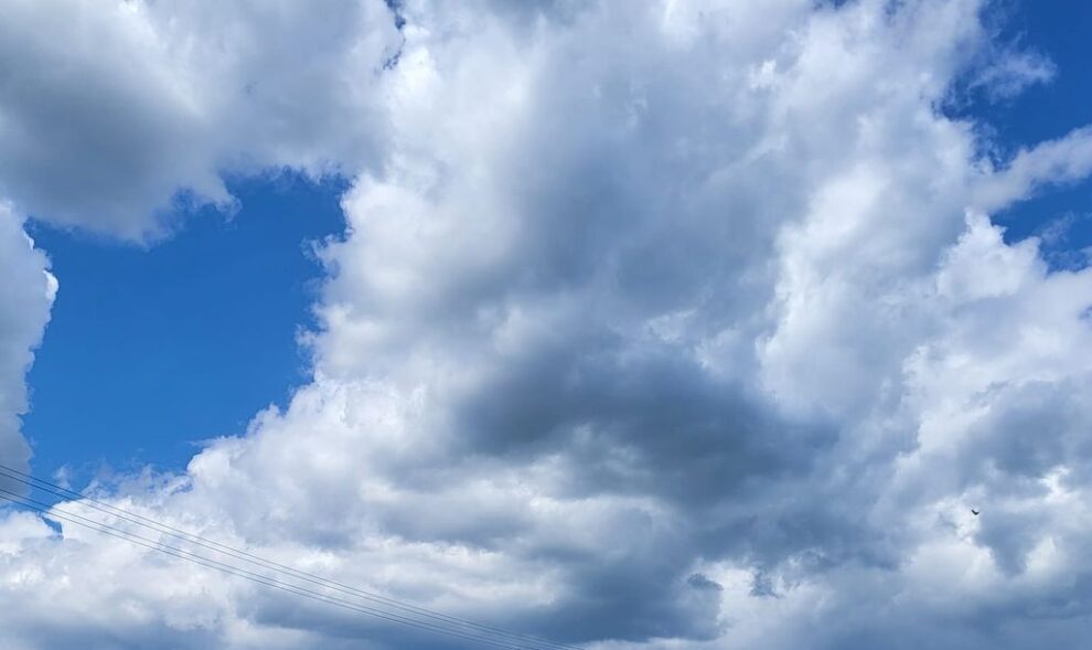 Avertizări meteo: Vânt puternic și ninsoare în întreaga țară