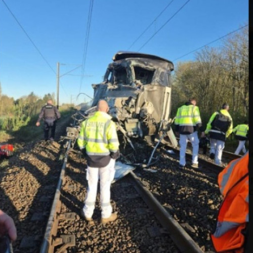 Accident grav în Franța: TGV și camion militar colisionează