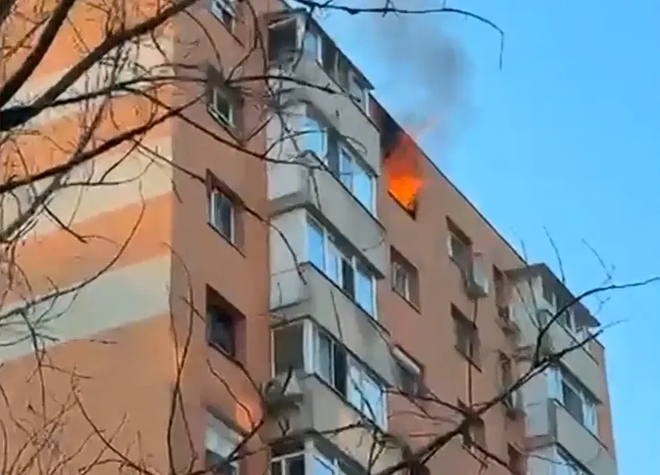 Incendiu devastator în București, provocat de o trotinetă electrică