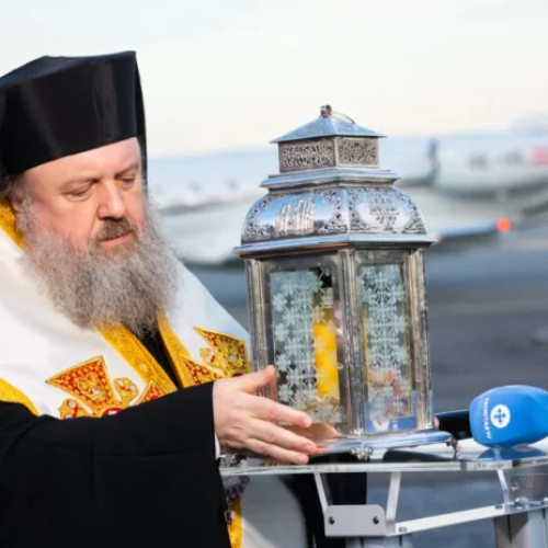 În 2026, tradiția Sfintei Lumini de la Ierusalim continuă la Patriarhie