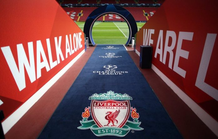 Fanii Liverpool protestează împotriva scumpirii biletelor de fotbal