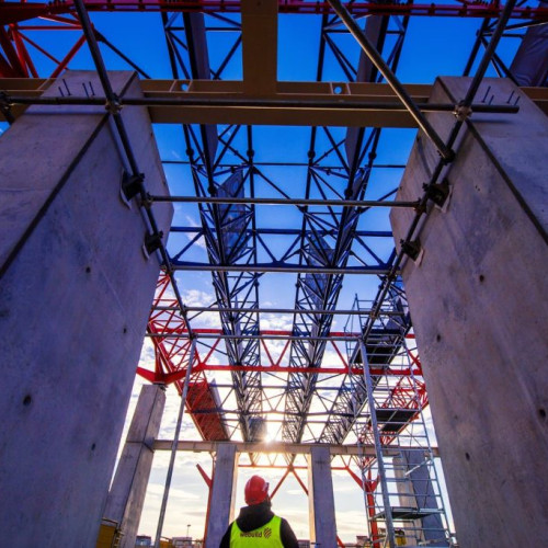 Conform Ministerului Transporturilor, a început construcția unei fabrici la Șuici pentru Tunelul Poiana