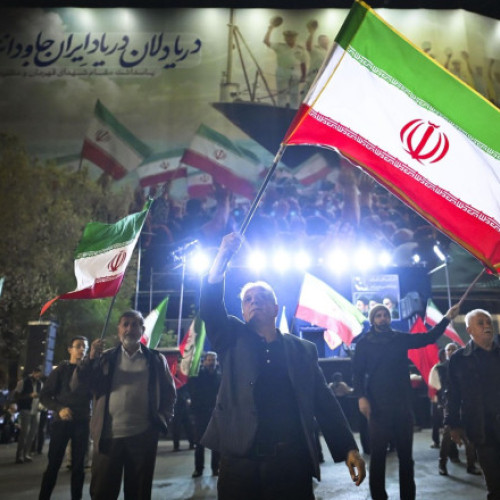 Mii de persoane protestează în Iran împotriva amenințărilor lui Trump