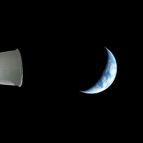 Misiunea Artemis II se întoarce acasă după un record istoric în jurul Lunii