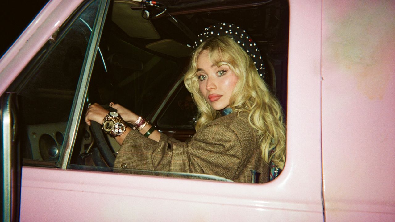 Sabrina Carpenter lansează un videoclip nou pentru piesa „House Tour”