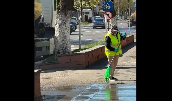 Primăria Sectorului 5 continuă campania de curățenie pe străzile din zonă