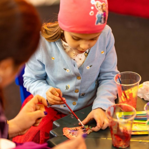 Ateliere gratuite de pictură pentru copii în Sectorul 6