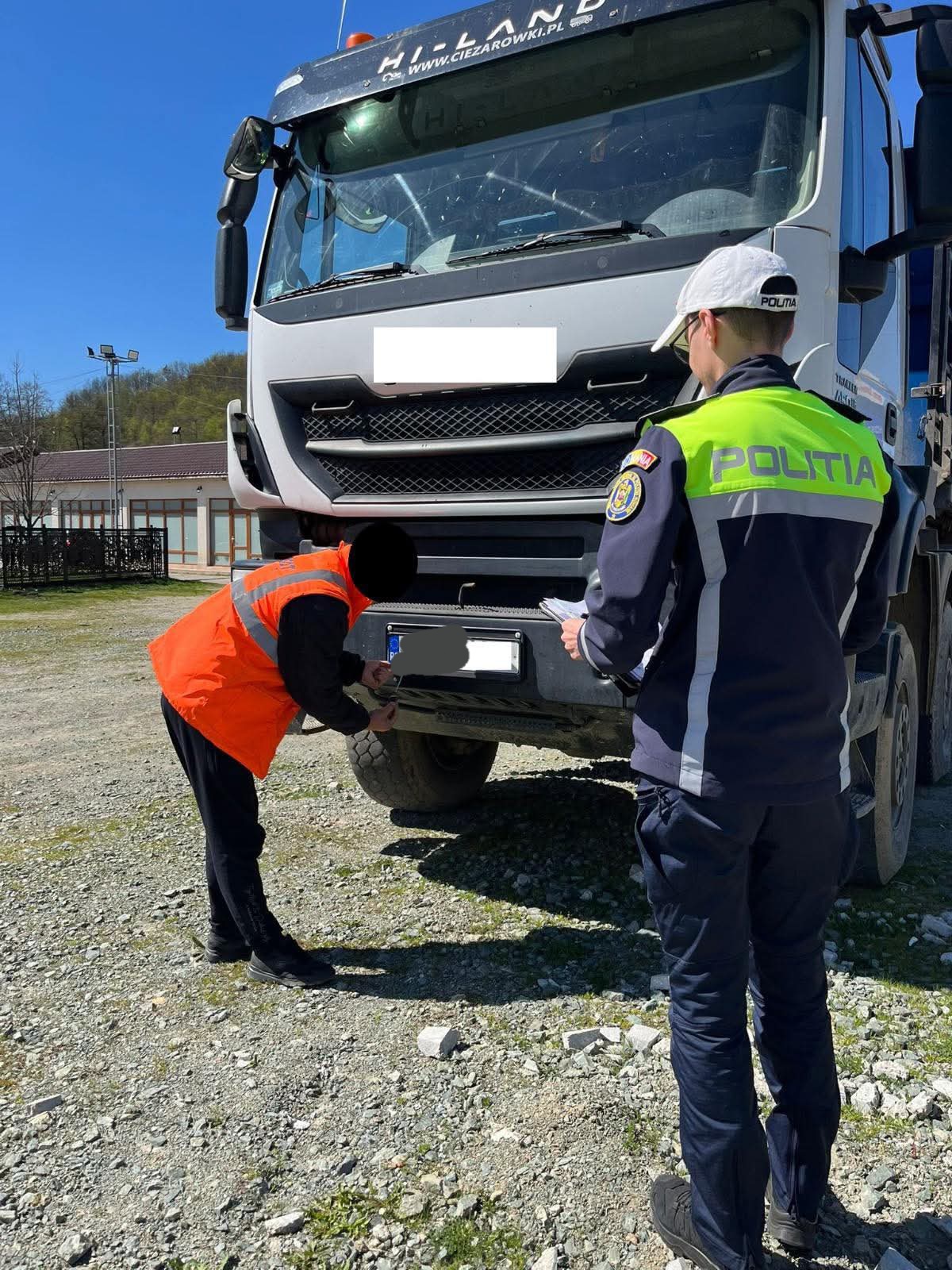 Poliția din Gorj sancționează un șofer pentru transport ilegal de marfă