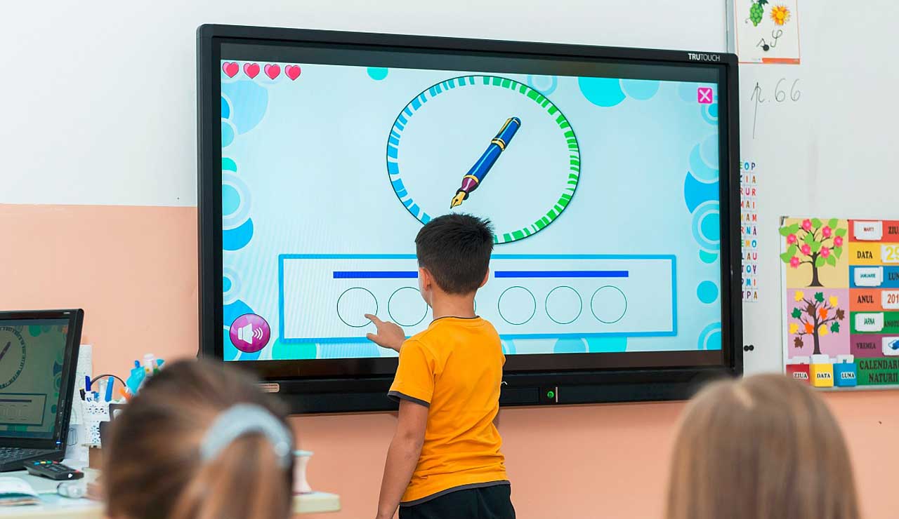 Giurgiu modernizează educația prin transformarea a 739 de săli de clasă