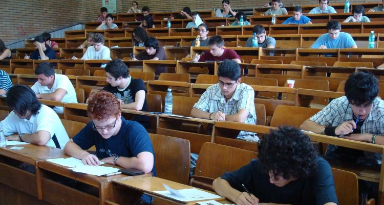 Studenții români își reduc satisfacția față de programele de studii
