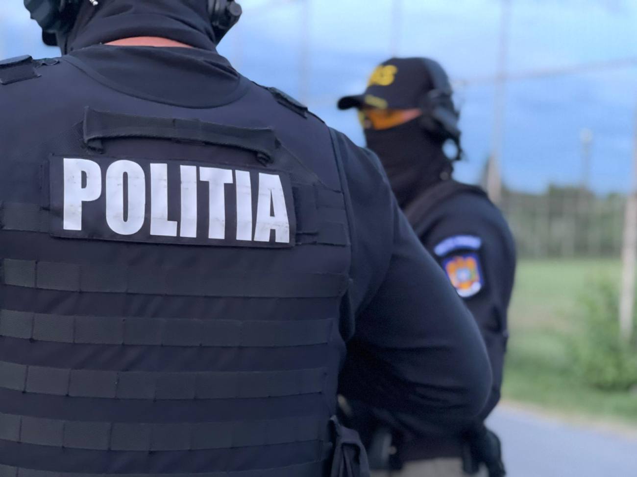 Poliția descinde în Bucșani pentru nerespectarea regimului armelor