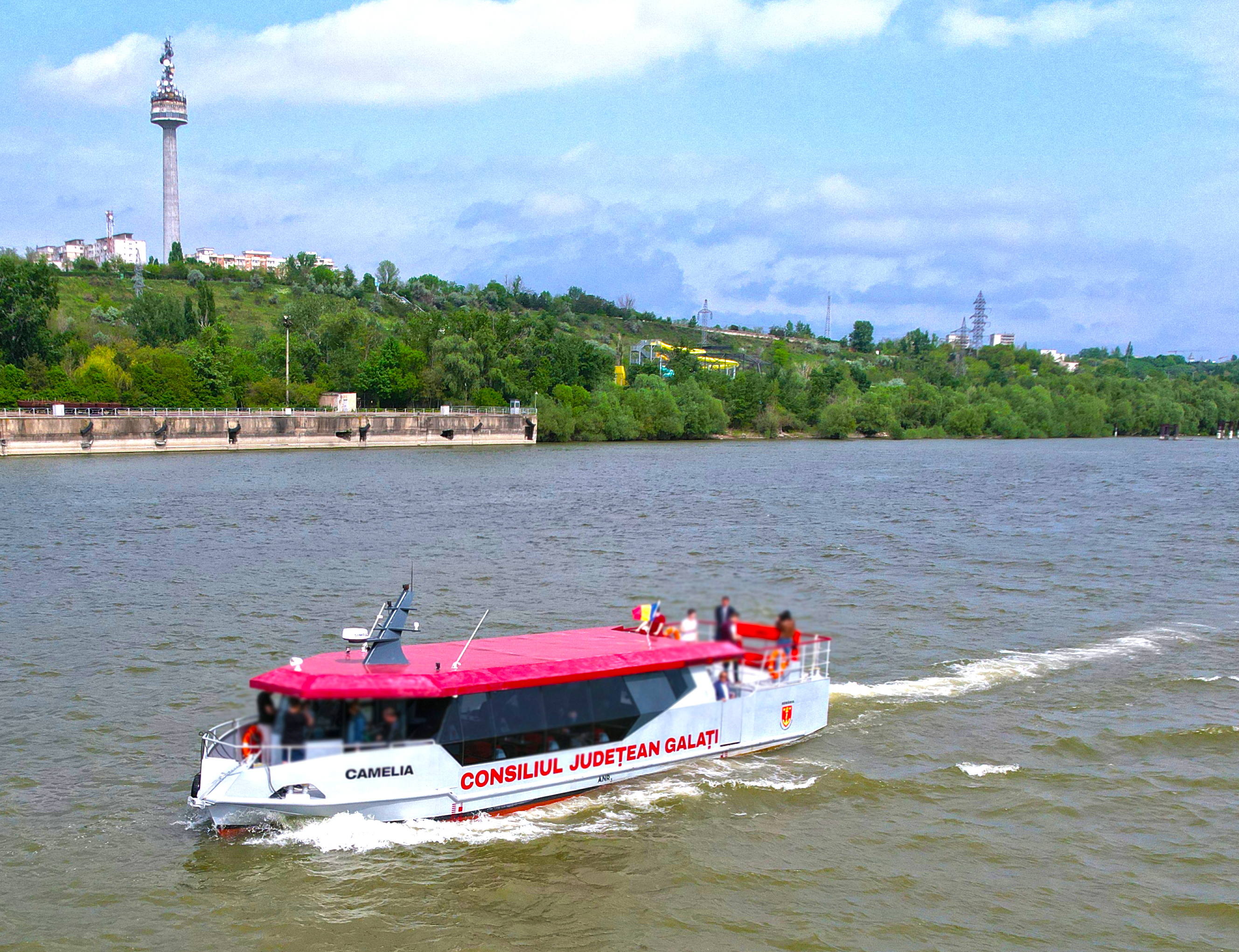 Cursele de agrement pe Dunăre revin din 9 aprilie cu nava „Camelia”