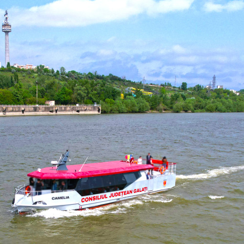 Cursele de agrement pe Dunăre revin din 9 aprilie cu nava „Camelia”