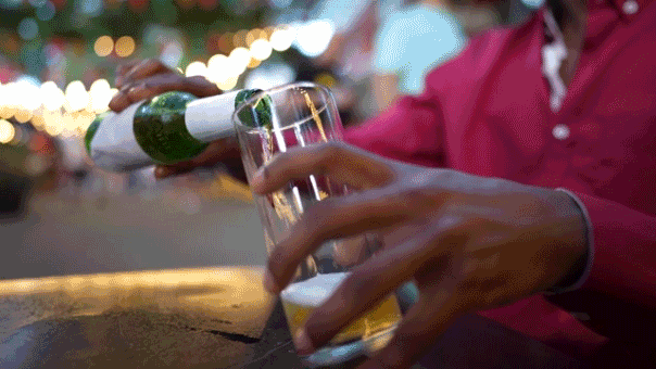 Obiceiul comun de consum al alcoolului poate tripla riscul de afecțiuni hepatice avansate