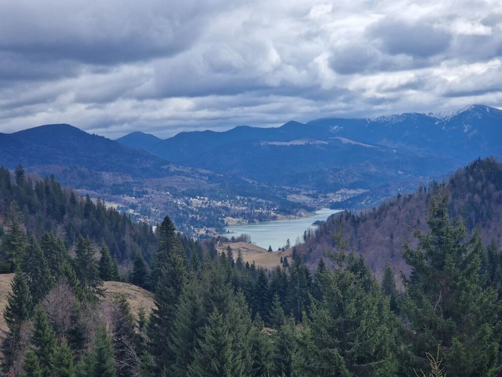 Condițiile meteo afectează turismul în Colibița de Paște