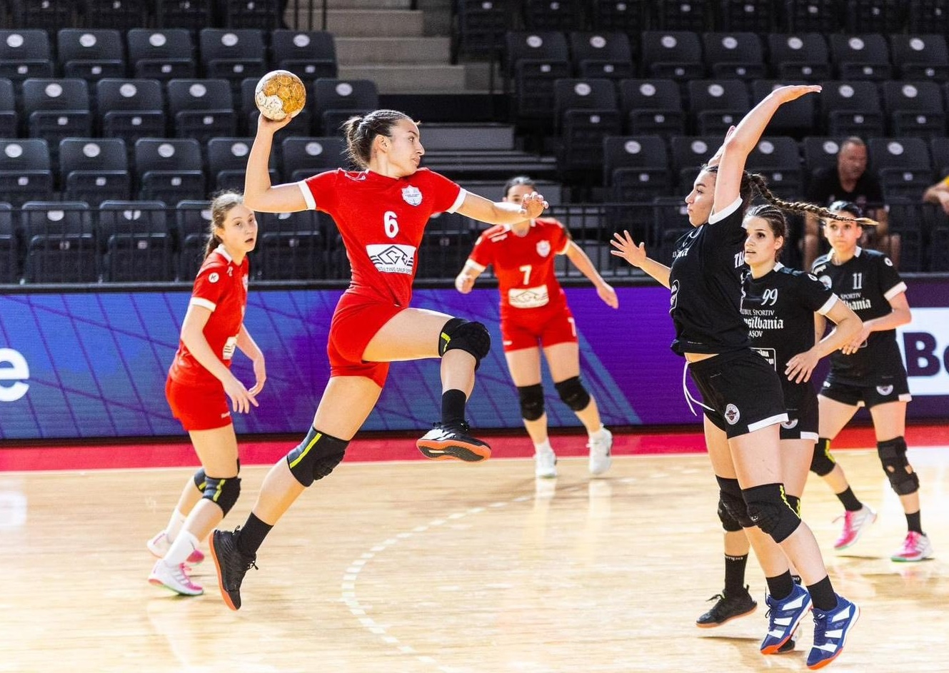 Turneul final de handbal pentru junioare I și II s-a desfășurat la Râmnicu Vâlcea