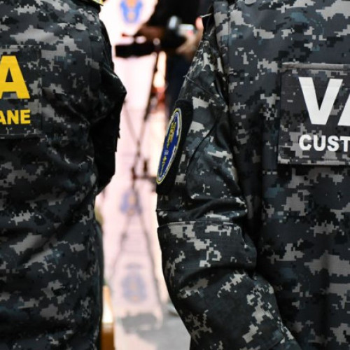 Inspectorii vamali confiscă articole de îmbrăcăminte contrafăcute de 3,1 milioane lei