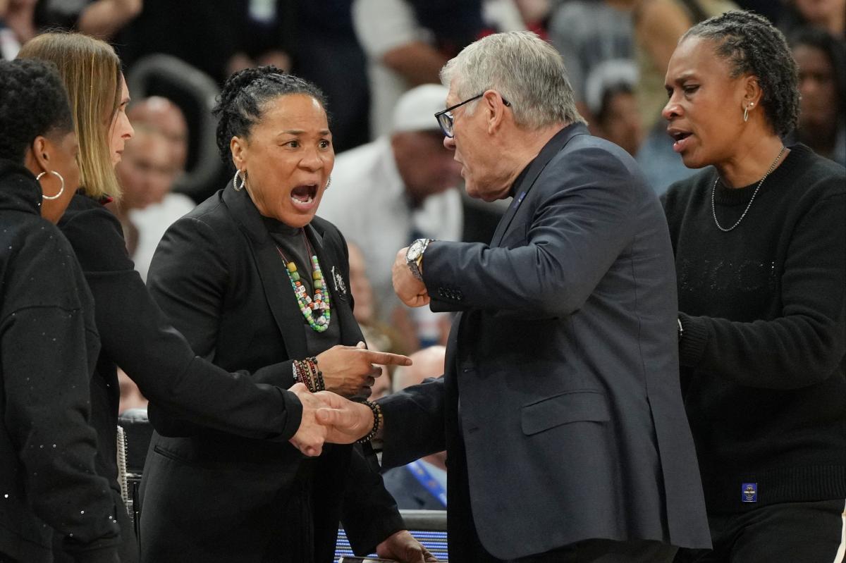 Dawn Staley le cere fanilor să treacă peste scandalul cu Geno Auriemma