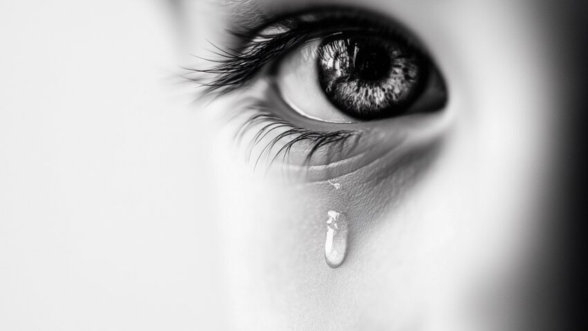 Sute de mii de copii din România au părinți plecați la muncă în străinătate