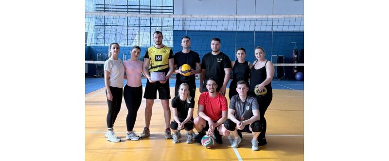 Polițiștii din Neamț transformă sportul în solidaritate printr-un eveniment de volei