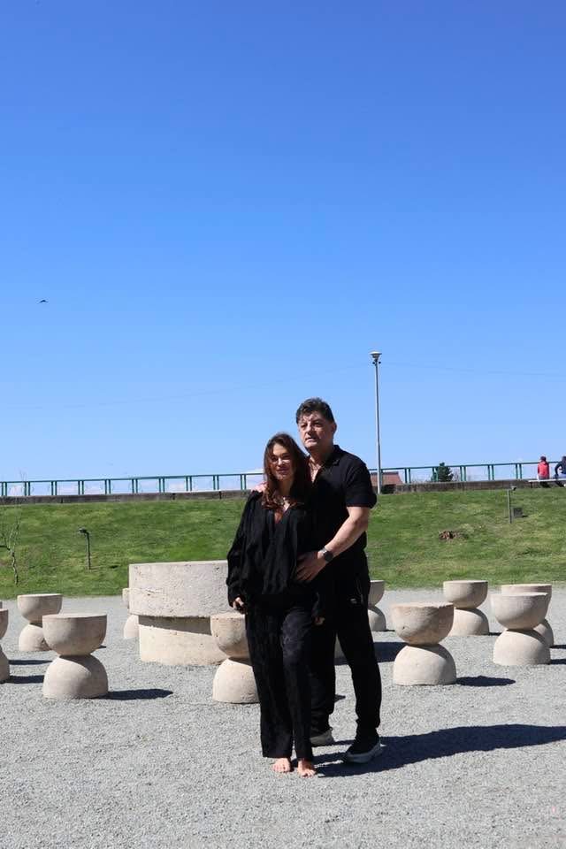 Tavi Colen revine acasă, în Târgu Jiu, alături de soția sa Emma