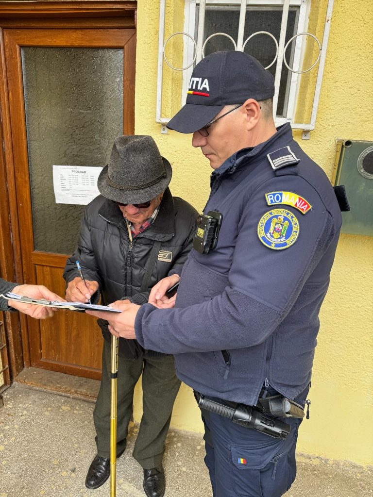 O femeie din Târgu Jiu returnează un telefon mobil găsit