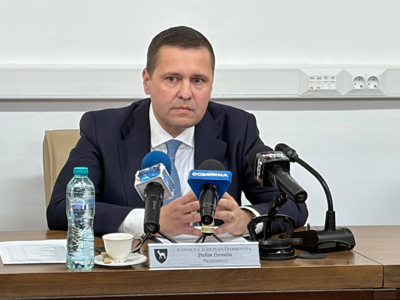 Reforma administrativă a crescut numărul posturilor vacante la CJ Dâmbovița