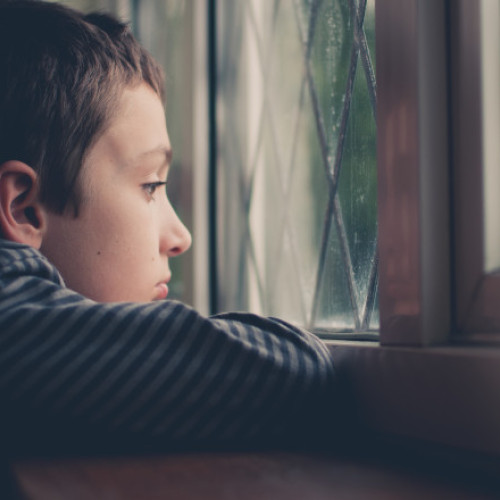 Un sfert dintre copiii români vor petrece Paștele fără părinți