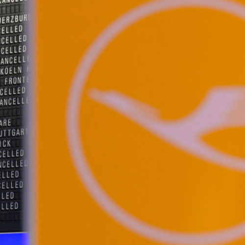 Piloții Lufthansa intră în grevă, sute de zboruri anulate