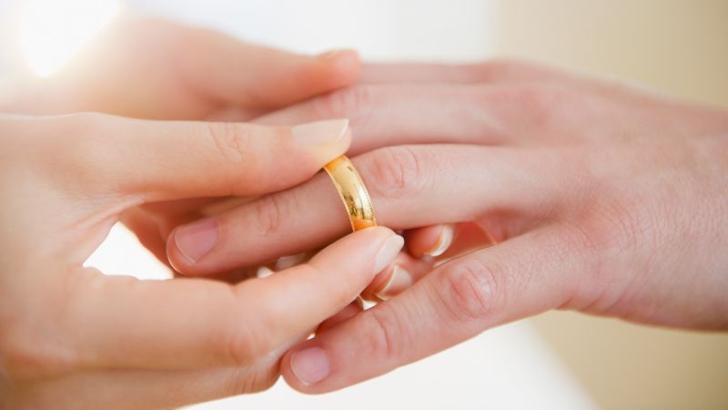 Should’ve put a ring on it? Maybe! Marriage is linked to lower risk of cancer - CNN