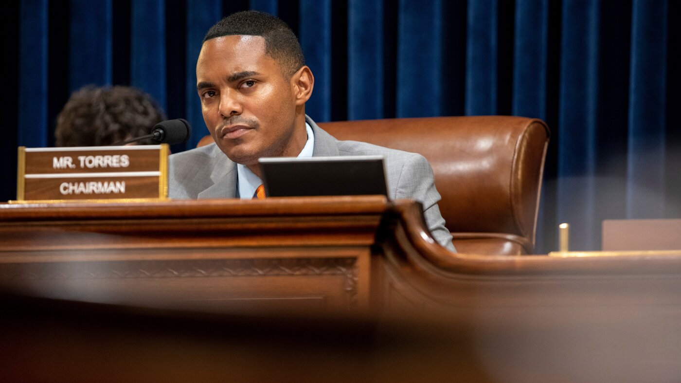 Well-timed bets on Polymarket tied to the Iran war draw calls for investigations from lawmakers - NPR