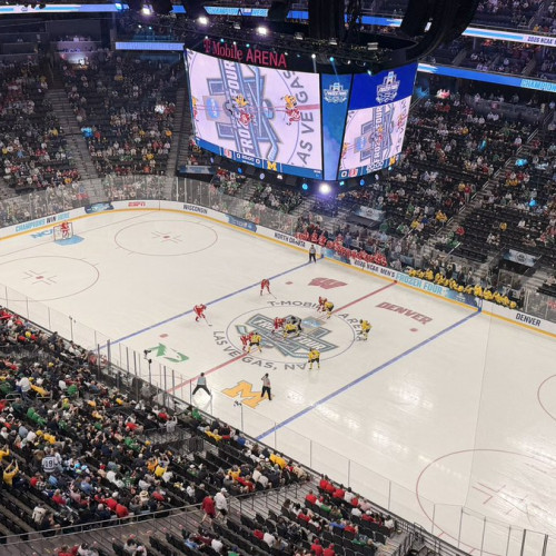 Denver Pioneers avansează în finala națională după o victorie dramatică împotriva Michigan