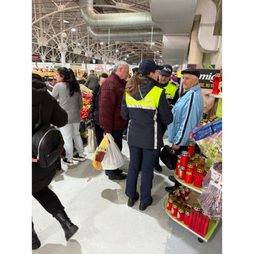 Poliția din Neamț oferă sfaturi pentru a evita furturile la piață