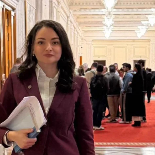 Oana Matache interpelează ministrul Educației despre supraaglomerarea claselor