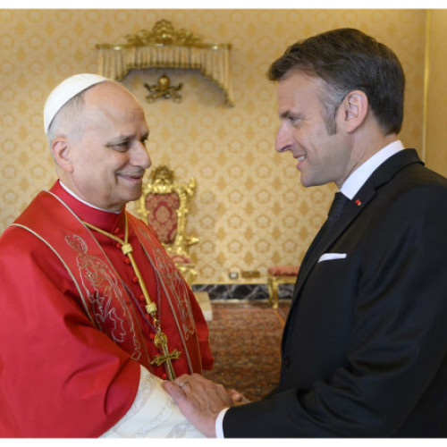 Emmanuel Macron se întâlnește cu Papa Leon al XIV-lea la Vatican