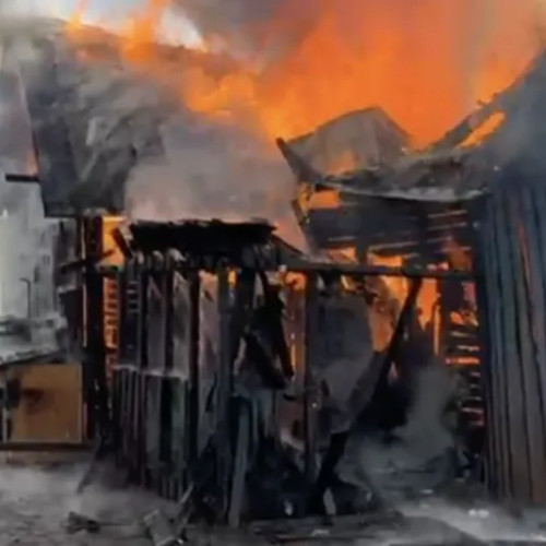 Incendiu devastator în Câmpia Turzii, o casă arsă complet